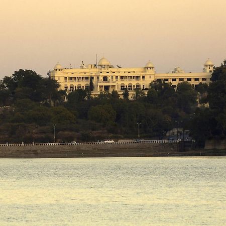 The Lalit Laxmi Vilas Palace Udaipur Extérieur photo