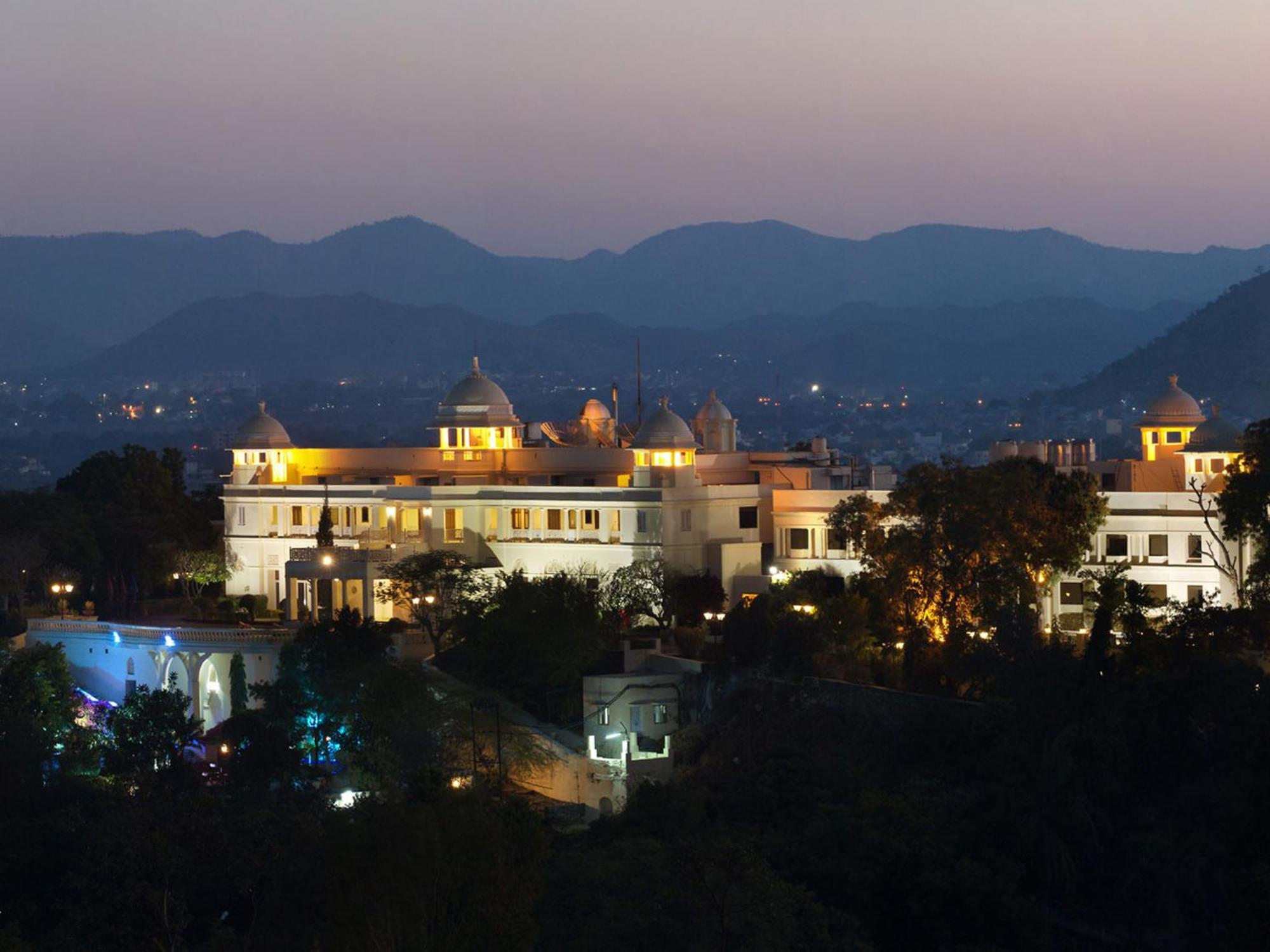 The Lalit Laxmi Vilas Palace Udaipur Extérieur photo